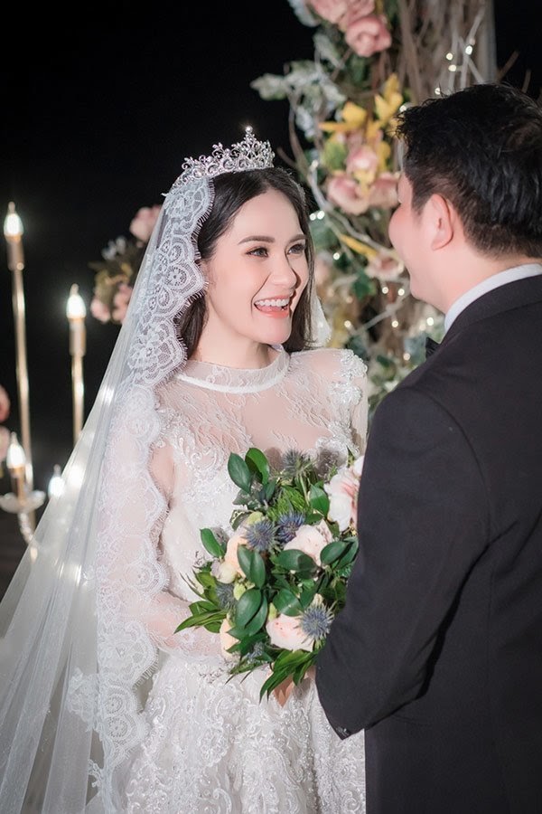Đoàn Di Băng - Nữ đại gia ở nhà 200 tỷ gọi ship cả đống đồ hiệu để mặc ở nhà mùa cách ly - Hình 5