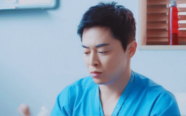 4 sao Hàn không thể đóng phản diện: Bé đẹp Kim Yoo Jung - chúa hề Hospital Playlist đua nhau đứng đầu - Hình 3