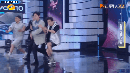 Dương Dương đứng hình khi chứng kiến Nhiệt Ba cover hit Triệu Vy - Hình 2