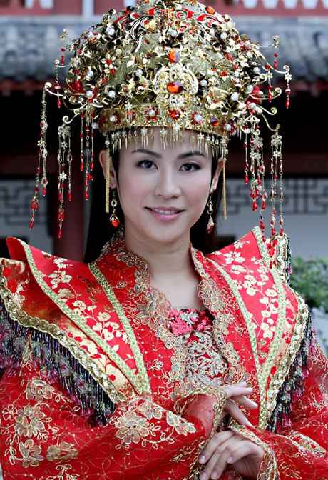 Tuyên Huyên nữ đại gia vẫn đi khám bệnh bằng tàu điện ngầm - Hình 4