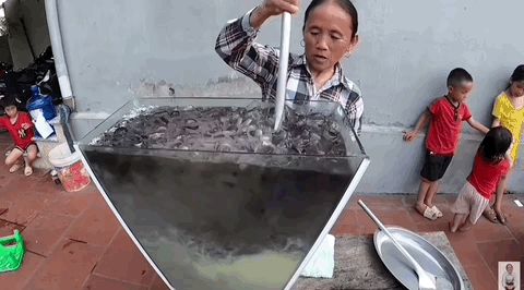 Rộ tin đồn Bà Tân Vlog làm nước cống 50 lít để đãi các cháu, sự thật đằng sau không biết nên khóc hay cười! - Hình 5