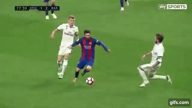 Từng hăng hái đốn giò Messi ác liệt nhất, Vua thẻ đỏ Ramos giờ lại tích cực nịnh bợ đồng đội mới ở PSG - Hình 10