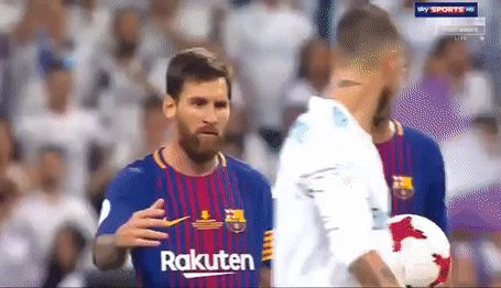 Từng hăng hái đốn giò Messi ác liệt nhất, Vua thẻ đỏ Ramos giờ lại tích cực nịnh bợ đồng đội mới ở PSG - Hình 20