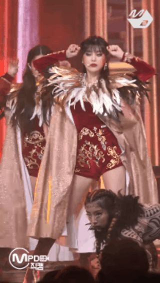 Soojin rời (G)I-DLE, điều netizen tiếc nuối nhất là danh hiệu bà hoàng fancam Gen 4 với loạt fancam sexy ngộp thở - Hình 11