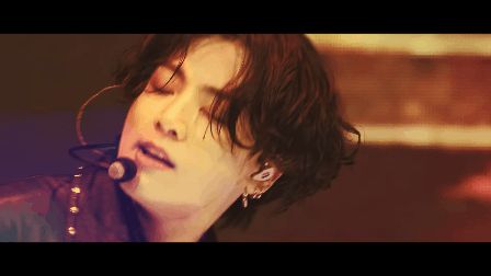 Jungkook vạch áo khoe cơ bụng 8 múi trong clip mới nhất của BTS làm fan mất ngủ cả đêm! - Hình 1