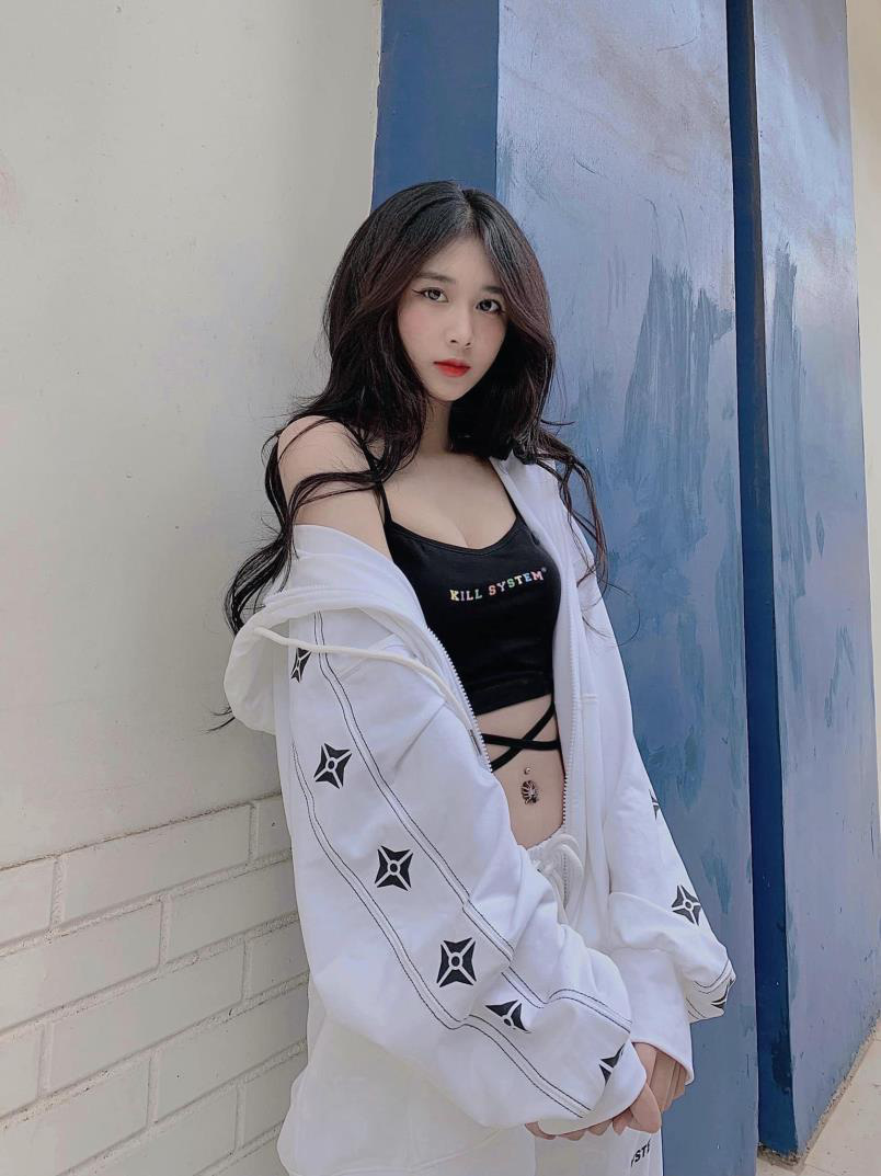Cô nàng hot girl có vẻ đẹp lai Trung gây xôn xao cộng đồng TikTok gần đây -  Netizen - Việt Giải Trí