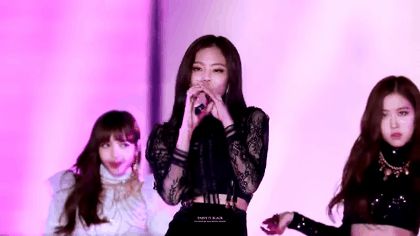 Jennie (BLACKPINK) ngại ngùng thừa nhận đã xem fancam chính mình, Knet gật gù: Nếu là cô ấy tôi cũng sẽ xem mỗi ngày! - Hình 2