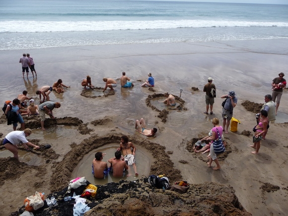 Top 6 bãi biển kỳ lạ nhất thế giới mà bạn không tin là có thật & Bãi biển thủy tinh độc đáo được ‘mẹ thiên nhiên’ tạo ra từ bãi rác Top-6-bai-bien-ky-la-nhat-the-gioi-ma-ban-khong-tin-la-co-that-ed2-5931626