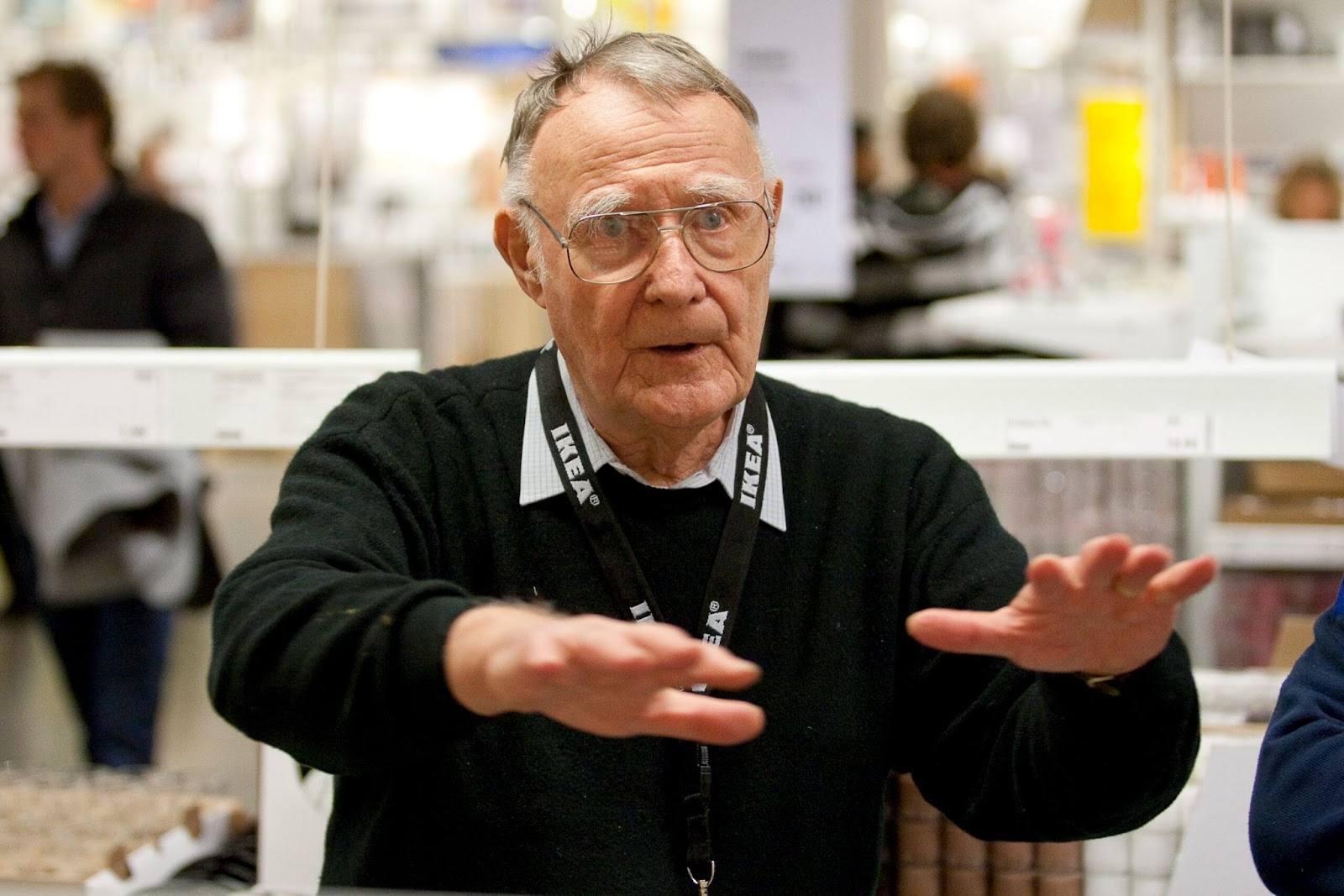 Ingvar Kamprad - Tỷ phú xây dựng đế chế đồ gỗ IKEA từ bàn tay trắng - Hình 2