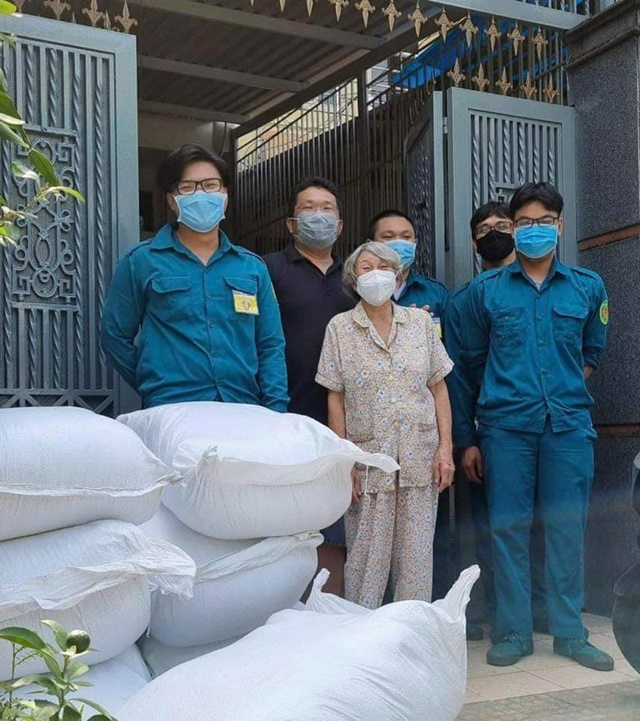 Phương Thanh đáp trả tin đồn mẹ ruột và con gái qua đời nhưng giấu nhẹm - Hình 2