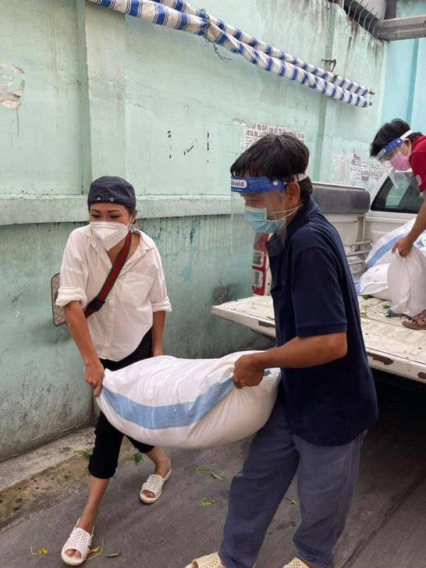 Phương Thanh đáp trả tin đồn mẹ ruột và con gái qua đời nhưng giấu nhẹm - Hình 5