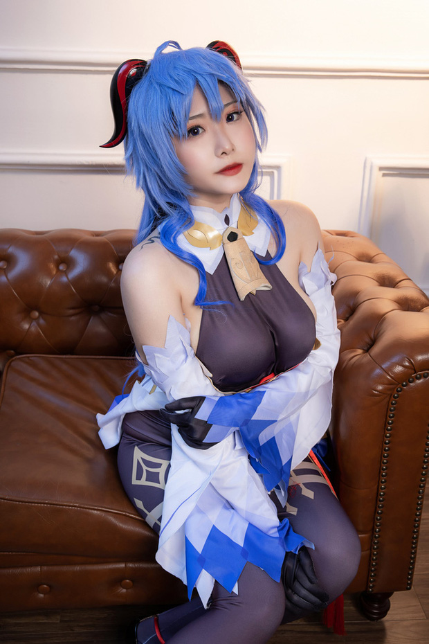 Ngất ngây với cosplay Lisa Genshin Impact của nữ coser nóng bỏng người Việt - Hình 10