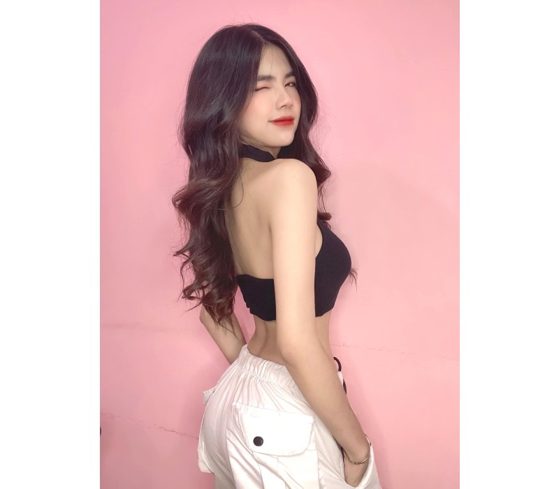 Hotgirl phim học đường khoe dáng trong tư thế gập ghềnh, đường cong uốn lượn làm người nhìn xuýt xoa - Hình 8