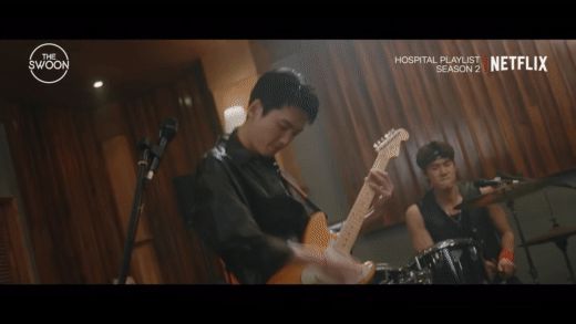 Nhóm nhạc Mido Falasol (Hospital Playlist) xuất hiện với tạo hình bá cháy, nhưng nghiêm túc đến mấy nhìn cũng thấy tấu hài - Hình 3