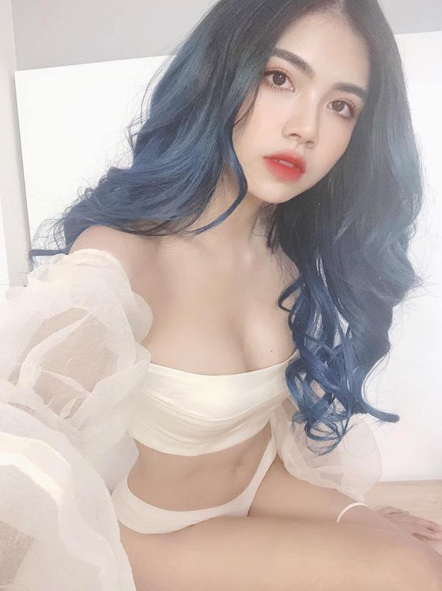 Nữ streamer sexy nhất Việt Nam khoe đường cong như đường đua trong tư thế khó đỡ - Hình 3