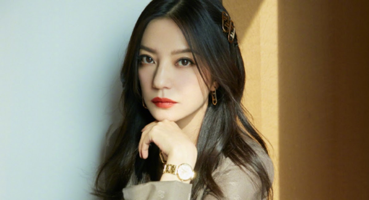 Triệu Vy đăng ảnh lên Instagram, tiết lộ địa điểm trú ẩn giữa drama phong sát chấn động - Hình 5