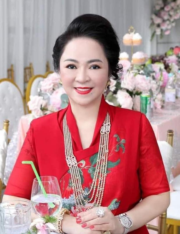 Bà Phương Hằng lên tiếng vụ trù ẻo Phi Nhung qua đời: Nó đủ phước thì nó sống - Hình 7