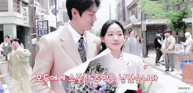 Loạt khoảnh khắc ngọt xỉu của Kim Go Eun - Lee Min Ho từ hậu trường lên phim, thế mà không thành đôi phí ghê! - Hình 2