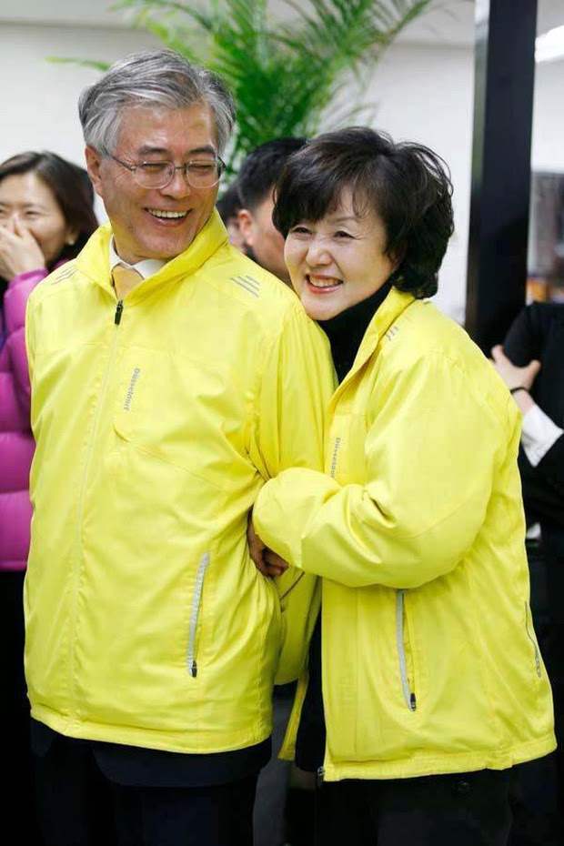 Moon Jae In - Tổng thống Hàn và chuyện tình lãng mạn từ thời sinh viên, 40 năm vẫn nắm chặt tay nhau - Hình 5