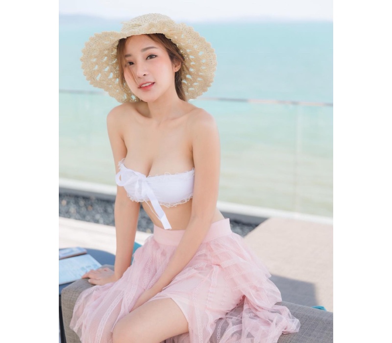 Chụp đại vài bức hình ở nhà, hotgirl vẫn khiến CĐM đứng ngồi không yên bởi chiếc áo hư hỏng - Hình 14