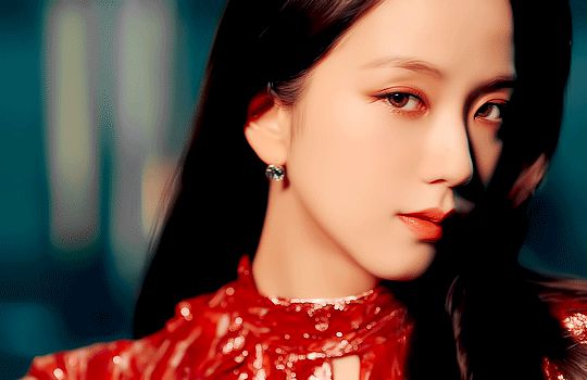 Jisoo (BLACKPINK) lột xác trong ảnh hậu trường mới: Lạnh lùng khác hẳn bánh bèo mọi khi, ánh mắt sắc như thể cứa vào tim fan - Hình 10