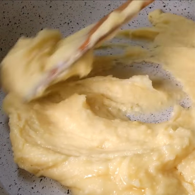 Cách làm bánh khoai lang tím nhân đậu xanh chiên giòn bùi ngọt, thơm ngon - Hình 6