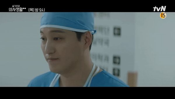 Hospital playlist 2 trailer tập 8: Ahn Jeong Won đối mặt với khủng hoảng, Min Ha còn duy nhất 1 lần tỏ tình - Hình 8