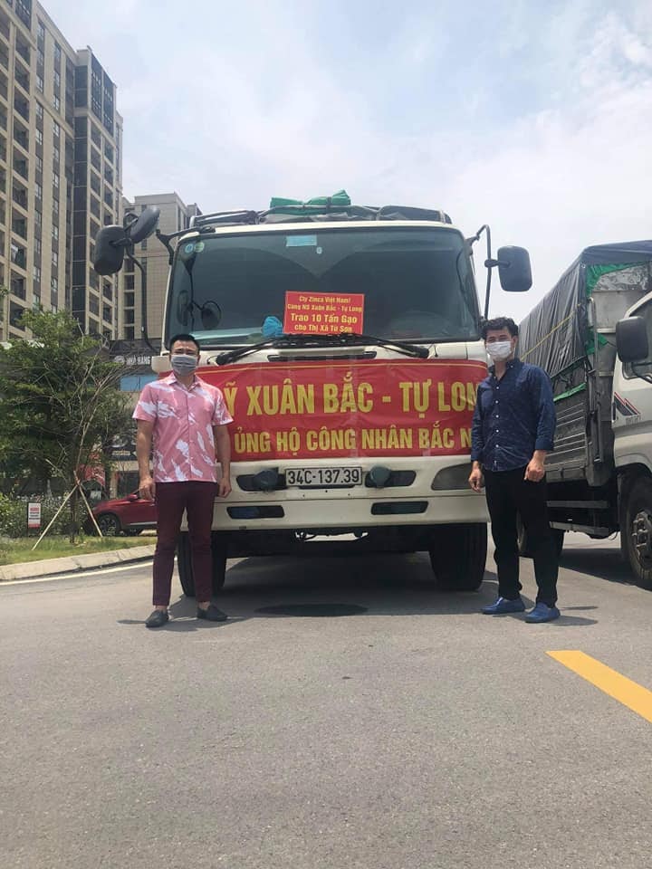 Xuân Bắc tặng các chiến sĩ ở chốt chống dịch thùng mì, bị cư dân mạng mỉa: Giàu mà keo - Hình 5