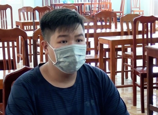 Nam shipper thông chốt kiểm dịch, tông gục chiến sĩ công an - Hình 4