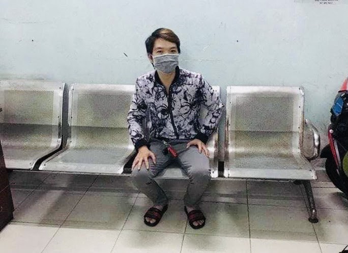 Nam shipper thông chốt kiểm dịch, tông gục chiến sĩ công an - Hình 3
