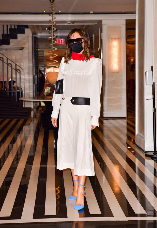 Victoria Beckham diện váy 46 triệu bị nhầm thành Annabelle - Hình 1