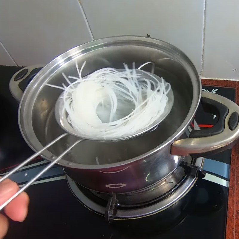 2 cách nấu hủ tiếu bò viên nước dùng trong veo hấp dẫn ngon dễ làm - Hình 44