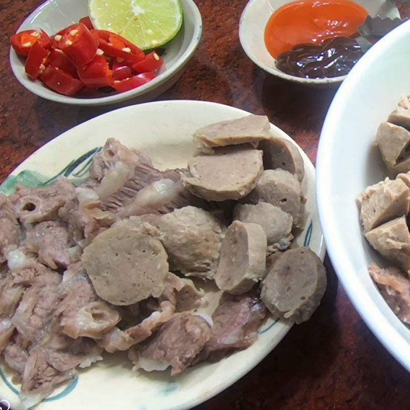2 cách nấu hủ tiếu bò viên nước dùng trong veo hấp dẫn ngon dễ làm - Hình 42