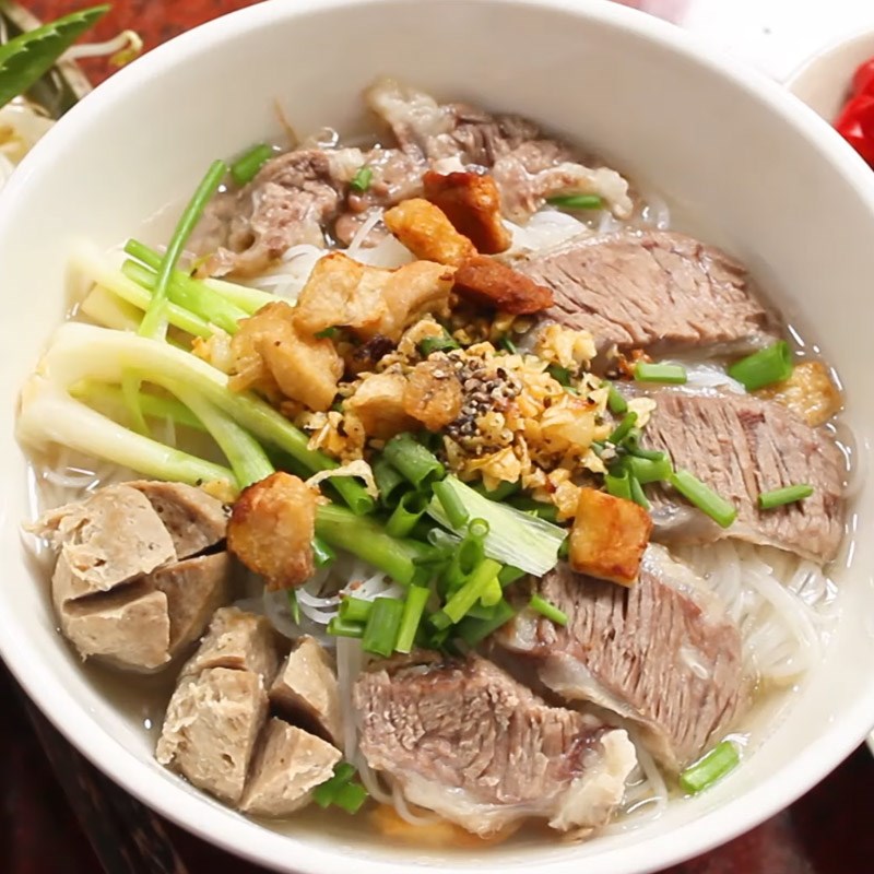 2 cách nấu hủ tiếu bò viên nước dùng trong veo hấp dẫn ngon dễ làm - Hình 47