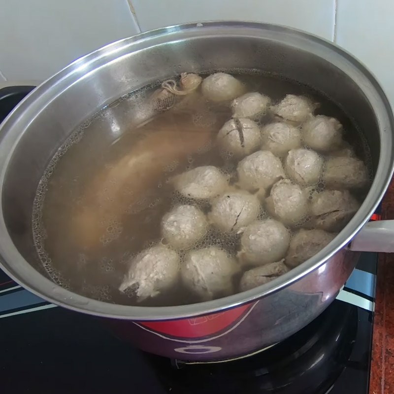2 cách nấu hủ tiếu bò viên nước dùng trong veo hấp dẫn ngon dễ làm - Hình 38