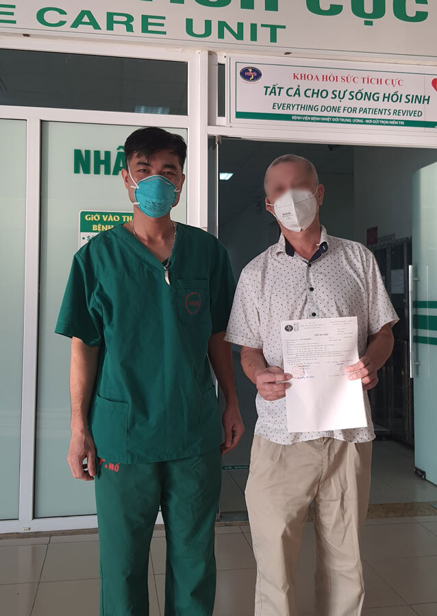 Bệnh nhân Covid-19 nặng ra viện sau 13 ngày ICU - Hình 1