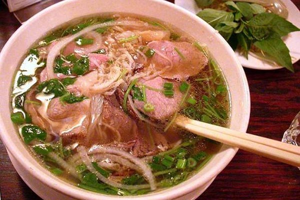 Bếp trưởng dạy làm phở bò lõi, gầu trong ngày giãn cách - Hình 1