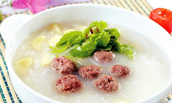 Cách làm cháo thịt bằm rau xanh cho trẻ lười ăn rau - Hình 1