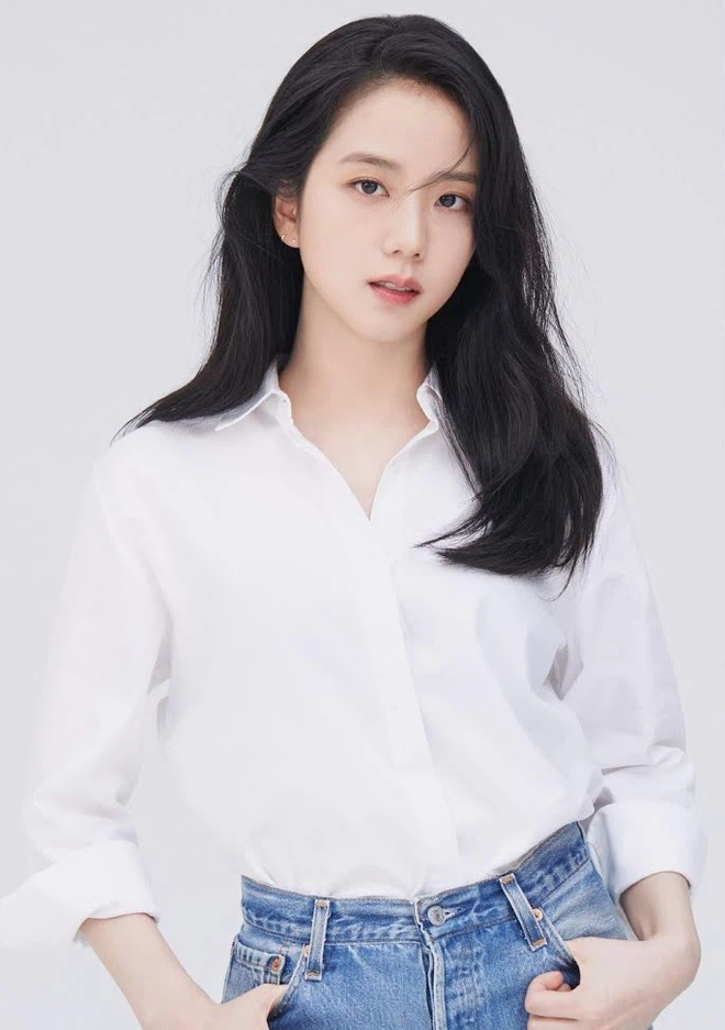 Chị gái Jisoo cũng khiến dân tình phải shock visual: Chẳng son phấn cầu kỳ mà lúc nào cũng đẹp mê mẩn - Hình 2