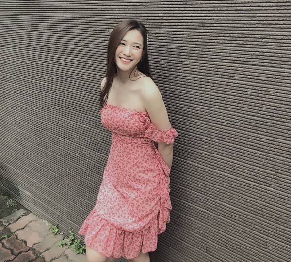 Cựu hotgirl Hà Nội tự tin đăng ảnh sau sinh 3 tuần, bụng bà đẻ còn sồ sề, thâm đen - Hình 3