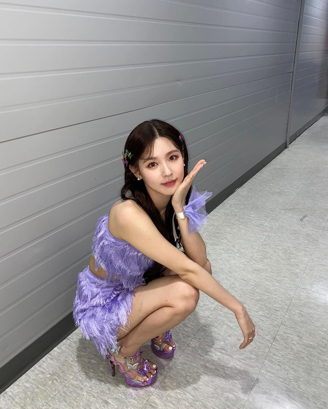 Khung hình khiến Knet choáng váng: Taeyeon hack tuổi đỉnh cao, cùng thành viên hụt BLACKPINK tạo nên combo visual thần tiên - Hình 3