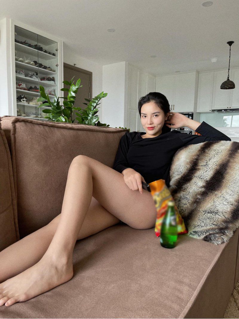 Rộ tin sống chung nhà với người ấy, Kỳ Duyên mê lấp lửng thả rông và quên mặc quần - Hình 9