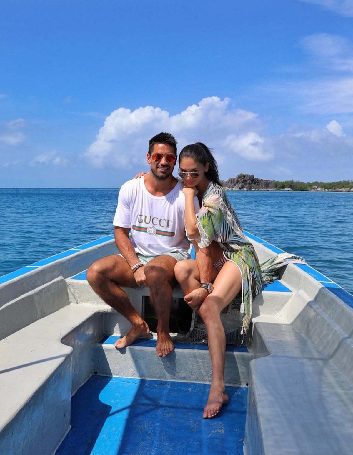 Tình mới của Pia Wurtzbach chuộng mặc đơn giản - Hình 2