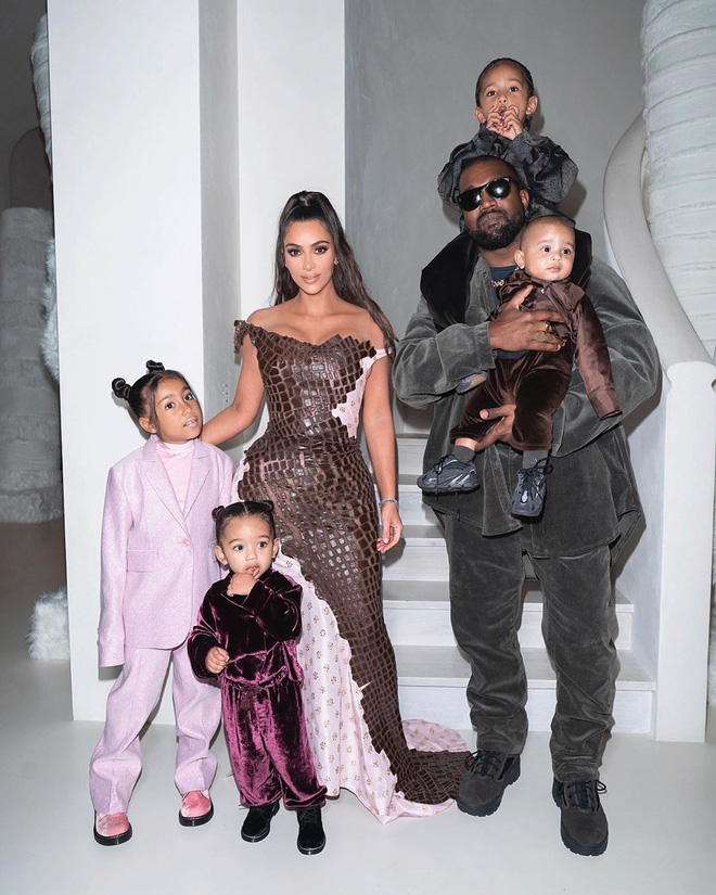 Xôn xao tin Kim Kardashian và Kanye West tái hợp sau nửa năm ly hôn, nàng tận 2 lần làm 1 việc đáng nghi này - Hình 6