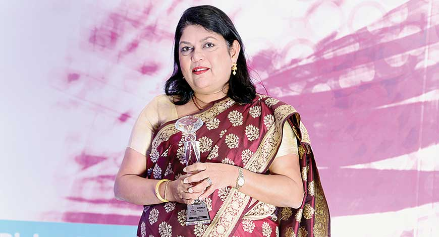 Falguni Nayar: Từ nhân viên ngân hàng đi bán mỹ phẩm trở thành nữ tỷ phú giàu thứ 2 Ấn Độ - Hình 10