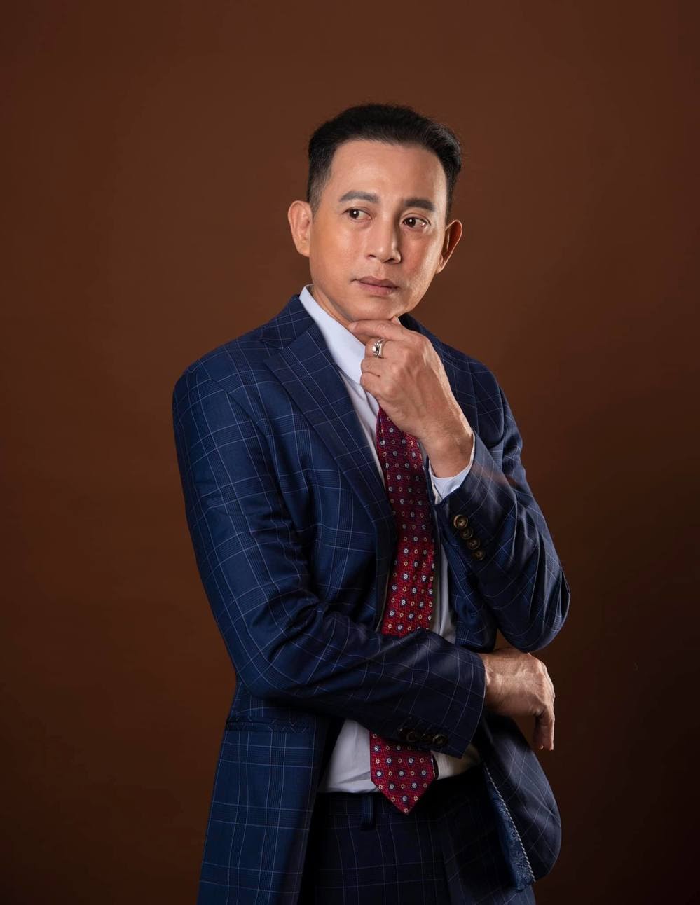 Hữu Tiến Đồng tiền xương máu xót xa khi 2 người thân qua đời - Hình 2