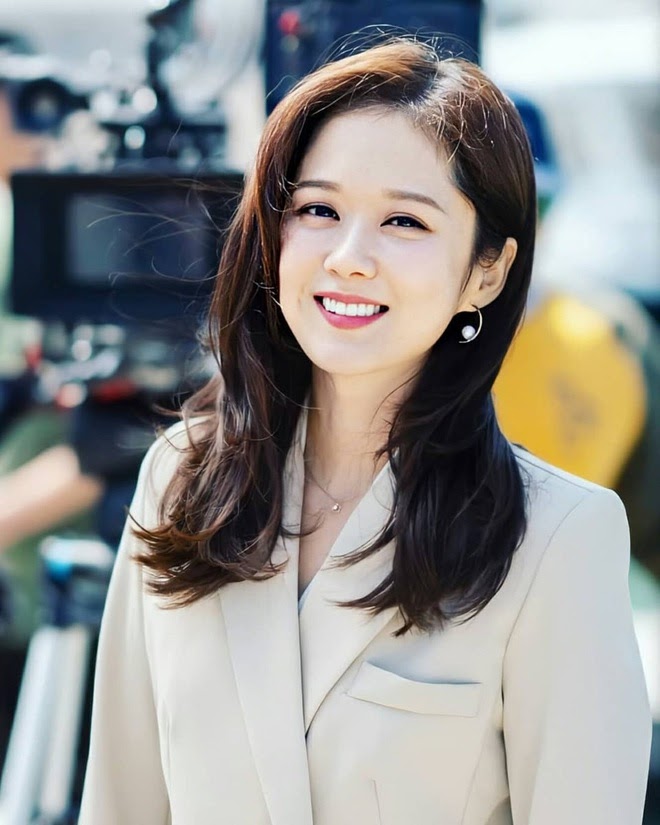Jang Nara lão hóa ngược như gái 18 khiến netizen choáng váng - Hình 2