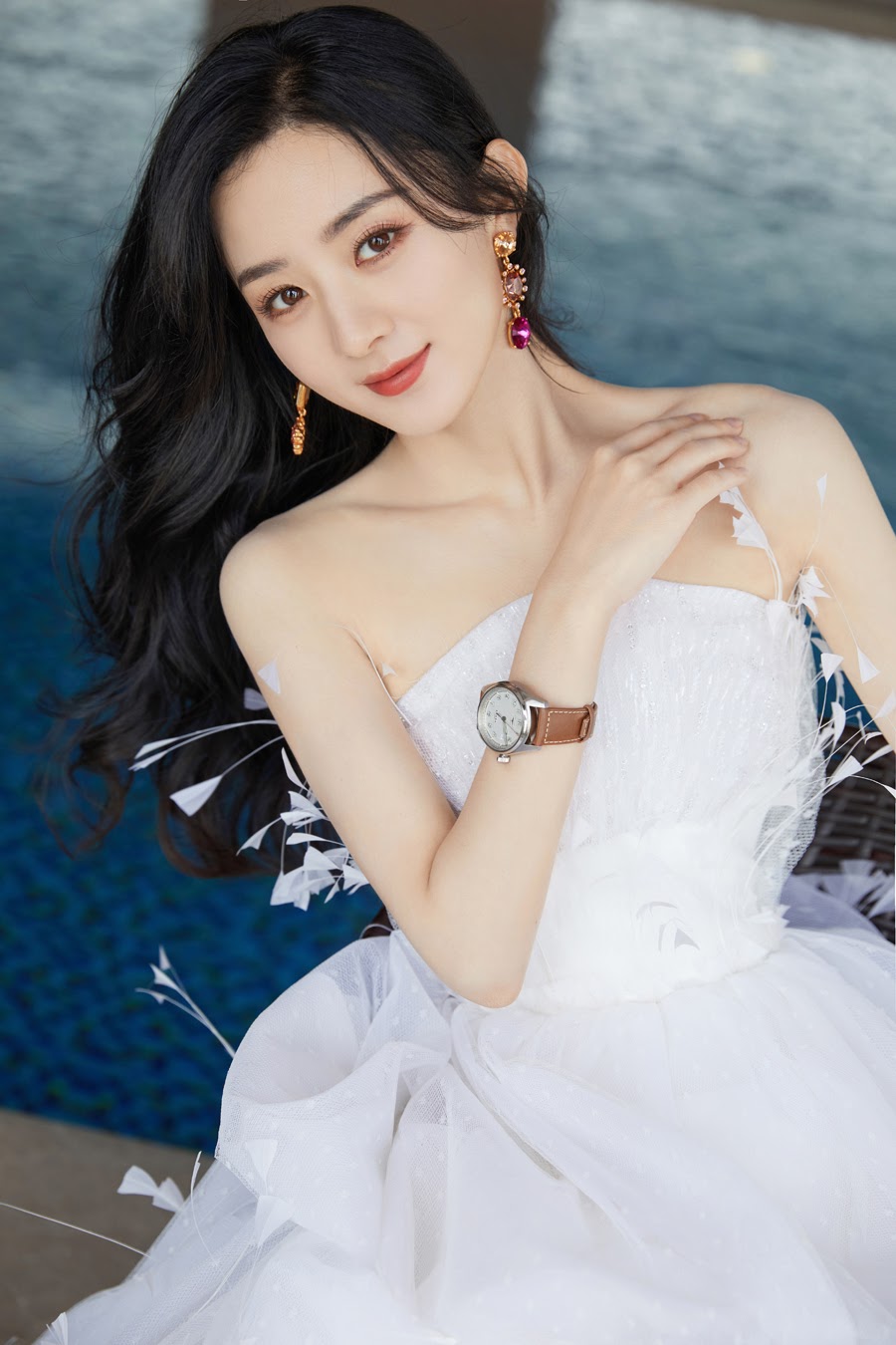 Dương Mịch - Triệu Lệ Dĩnh được nhà chồng cũ đối xử khác biệt một trời một vực? - Hình 1