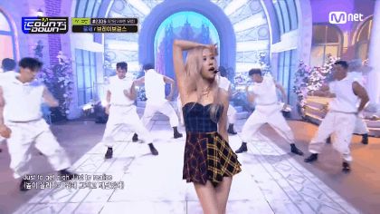 Lisa là main dancer có khác, múa cột cực bốc không như Rosé chỉ toàn vuốt tóc, nhìn dàn biên đạo hiểu luôn vì sao vũ đạo đỉnh! - Hình 12