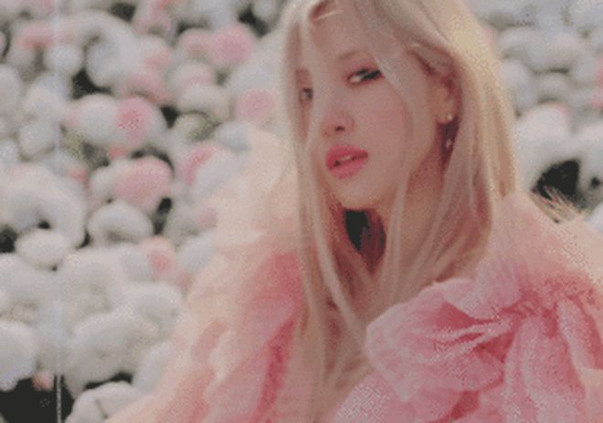 Chi phí khổng lồ cho outfit solo của 3 mẩu BLACKPINK: Danh hiệu công chúa của Jennie bay màu, Lisa và Rosé mèo nào cắn mỉu nào? - Hình 11